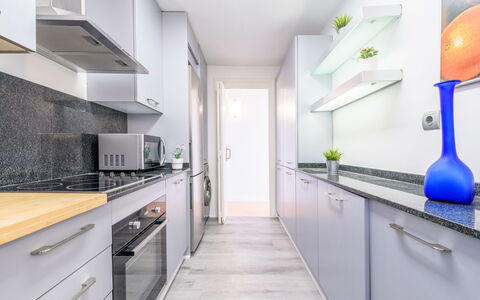 Del Sol: Cuisine, Comptoir, Design Intérieur, Principaux Appliance, Sol, Appareil De Cuisine, Cabinetry, Sol, Meubles, Domicile