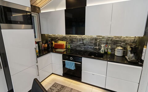 Nuunalahti: Design Intérieur, Mur, Sol, Bois, Plafond, Meubles, Sol, Pièce, Éclairage, Appartement