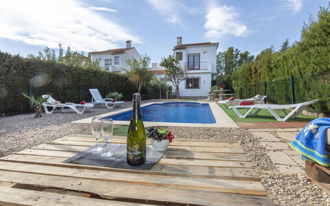 Cambrils: Domicile, Biens, Mobilier De Jardin, Arrière-Cour, Cour, Chaise, Villa, Ferme, Piscine, Eco Hôtel