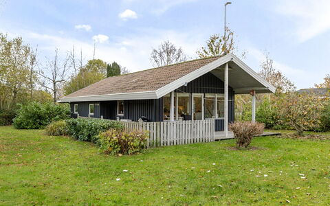 Mika - 300M from the Sea: Chalet, Arrière-Cour, Cour, Batiments Jardin, Cabanon, Siding, Mobilier De Jardin, Cabane En Rondins, Structure En Plein Air, Cabane