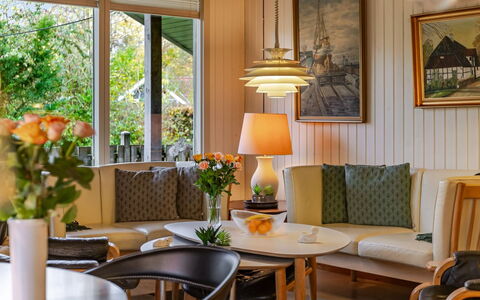 Mika - 300M from the Sea: Chalet, Arrière-Cour, Cour, Batiments Jardin, Cabanon, Siding, Mobilier De Jardin, Cabane En Rondins, Structure En Plein Air, Cabane