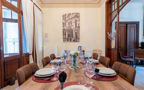 Notre Refuge - Your Belle Époque Escape: Meubles, Design Intérieur, Bois, Sol, Table, Plafond, Sol, Chaise, Salle À Manger, Table Cuisine Et Salle A Manger