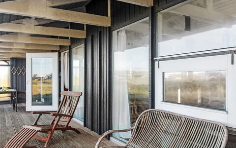 Kanutte - 250M from the Sea: Bois, Meubles, Appartement, Pièce, Plafond, Tache De Bois, Chaise, Dur, Vernis, Lumber