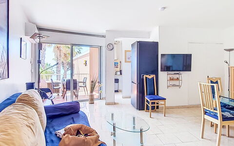 Villa Botrel: Meubles, Sol, Design Intérieur, Sol, Appartement, Chaise, Canapé, Salon, Table Basse