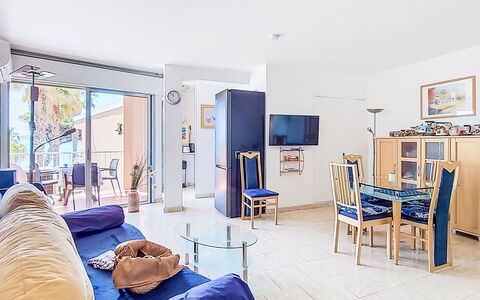 Villa Botrel: Meubles, Design Intérieur, Sol, Sol, Appartement, Chaise, Canapé, Plafond, Pièce, Salon