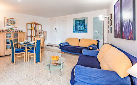 Villa Botrel: Meubles, Design Intérieur, Appartement, Canapé, Sol, Sol, Salon, Plafond, Pièce