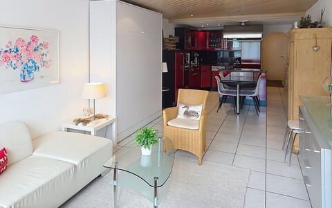 Center Communal D1: Meubles, Design Intérieur, Canapé, Sol, Sol, Bois, Salon, Plafond, Pièce, Table