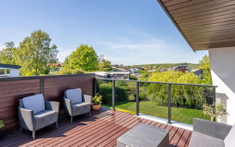 Martti - 200M from the Sea: Parquet, Plate-Forme, Jardin, Balcon, Dur, Porche, Tache De Bois, Mobilier De Jardin, Eco Hôtel, Chaise