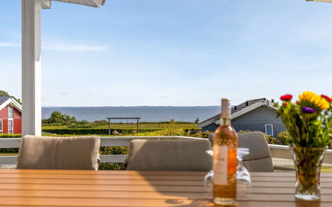 Finn - 100M from the Sea: Chalet, Arrière-Cour, Cour, Batiments Jardin, Cabanon, Siding, Mobilier De Jardin, Cabane En Rondins, Structure En Plein Air, Cabane