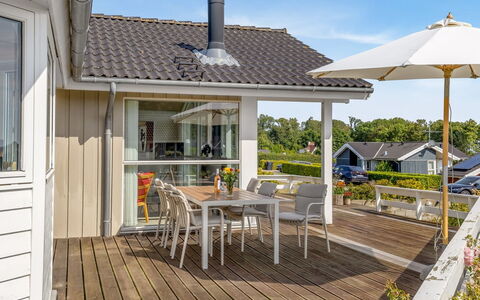 Finn - 100M from the Sea: Chalet, Arrière-Cour, Cour, Batiments Jardin, Cabanon, Siding, Mobilier De Jardin, Cabane En Rondins, Structure En Plein Air, Cabane