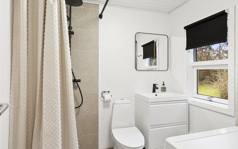 Elaina - 290M from the Sea: Salle De Bains, Siège De Toilette, Luminaire Plomberie, Mur, Toilette, Design Intérieur, Sol, Sol, Armoire De Toilette, Plomberie