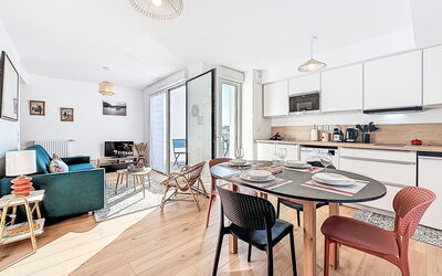Ar Marine 244.2: Appartement, Balcon, Condominium, Hôtel, Ombre