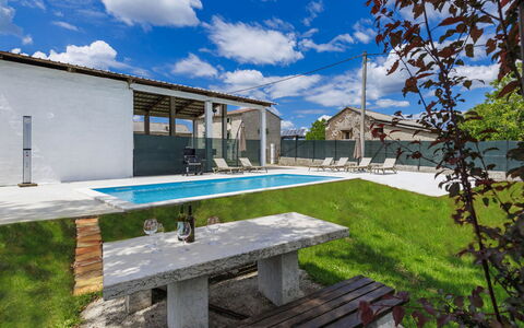 Golden Roots: Piscine, Composite, Mobilier De Jardin, Ombre, Béton, Biens, Arrière-Cour, Cour, Dalle, Chaise