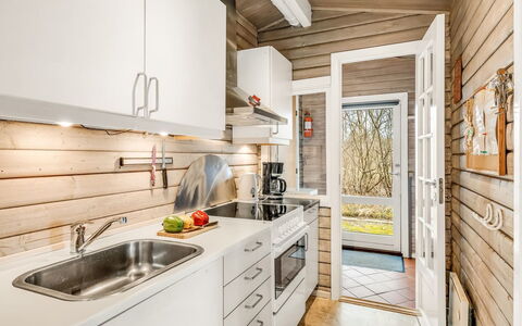 Leandra - 11Km from the Sea: Bois, Principaux Appliance, Cuisine, Domicile, Appareil De Cuisine, Comptoir, Tache De Bois, Cabinetry, Dur, Parquet