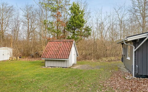 Leandra - 11Km from the Sea: Arbre, Herbe, Bois, Branche, Toit, Cabanon, Lot Terre, Zone Rurale, Domicile