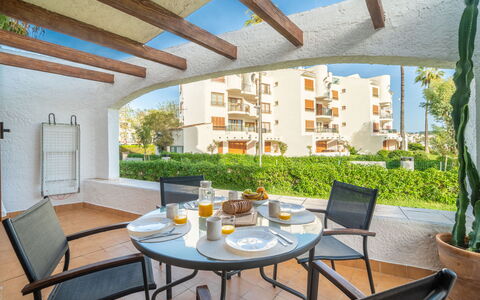 Carabela Chic: Zone Résidentielle, Appartement, Domicile, Design Urbain, Balcon, Recours, Table Cuisine Et Salle A Manger, Condominium, Biens, Ombre