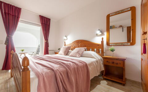 Vita: Meubles, Design Intérieur, Sol, Bois, Chambre, Lit, Sol, Pièce, Drap De Lit, Linge