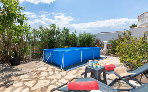 Vita: Piscine, Mobilier De Jardin, Meubles, Pot De Fleur, Chaise, Recours, Loisir, Ombre, Plante D'Appartement, Jardin