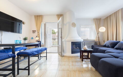 Vita: Design Intérieur, Sol, Meubles, Sol, Plafond, Éclairage, Canapé, Pièce, Salon, Parquet