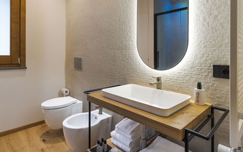 Casa Gibel: Mur, Design Intérieur, Luminaire Plomberie, Salle De Bains, Sol, Lavabo, Évier, Robinet, Miroir, Sol