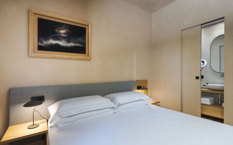 Casa Gibel: Design Intérieur, Chambre, Sol, Lit, Cadre De Lit, Literie, Drap De Lit, Pièce, Plafond, Linge