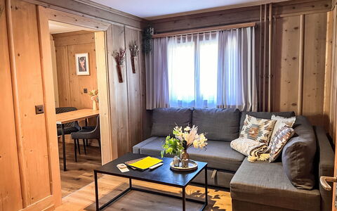 Klosters 50: Meubles, Bois, Sol, Design Intérieur, Sol, Pièce, Éclairage, Salon, Appartement, Canapé
