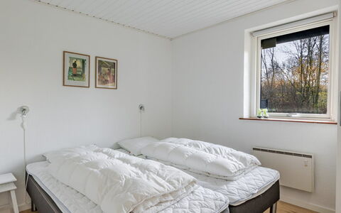 Gildo - 30Km from the Sea: Chambre, Lit, Bois, Drap De Lit, Literie, Design Intérieur, Sol, Plafond, Cadre De Lit, Domicile