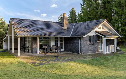 Ørger - 30Km from the Sea: Toit, Maison, Domicile, Chalet, Porte, Siding, Plate-Forme, Porche, Planche, Dur