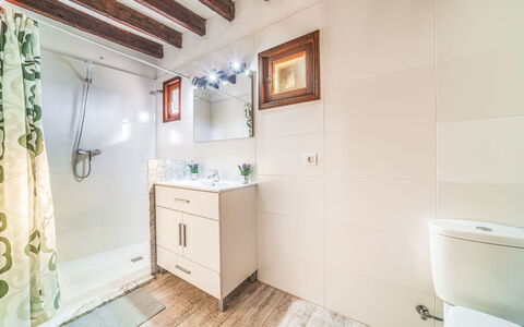 Ca Na Canta: Sol, Design Intérieur, Sol, Luminaire Plomberie, Salle De Bains, Armoire De Toilette, Domicile, Plomberie, Toilette, Robinet