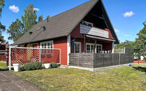 Orrefors: Bâtiment, Fenêtre, Maison, Toit, Domicile, Chalet, Zone Résidentielle, Siding, Porche, Ferme