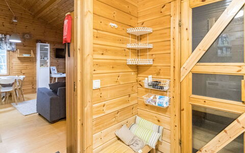 Ylläs-Suppa: Bois, Sol, Sol, Plafond, Design Intérieur, Domicile, Cabane En Rondins, Tache De Bois, Porte, Pièce