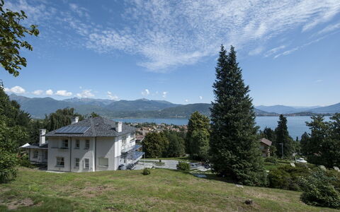 Alina Villa: Arbre, Maison, Domicile, Montagne, Colline, Paysage, Zone Résidentielle, Montagnes, Toit, Chaîne De Montagnes