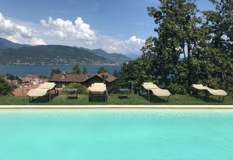 Alina Villa: Montagnes Relief, Montagne, Piscine, Colline, Recours, Chaîne De Montagnes, Mobilier De Jardin, Station De Montagne, Eco Hôtel, Ville Resort