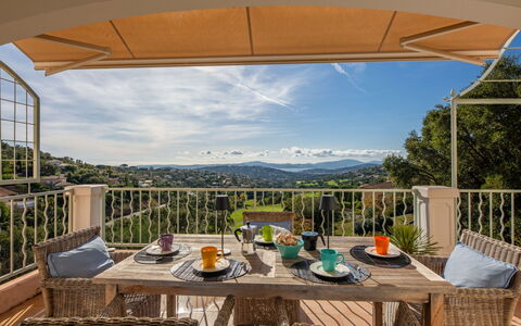 Le Green: Domicile, Chalet, Biens, Aménagement Paysager, Mélèze, Ferme, Balcon, Village De Montagne