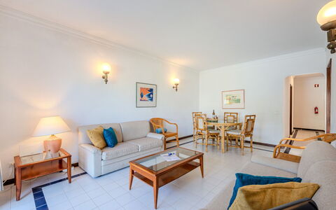 Rita - Sunny Way: Sol, Sol, Plafond, Design Intérieur, Meubles, Canapé, Salon, Pièce, Appartement