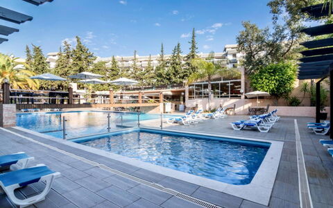 Joyce - Sunny Way: Piscine, Appartement, Composite, Recours, Condominium, Mobilier De Jardin, Hôtel, Ombre, Parapluie, Eco Hôtel