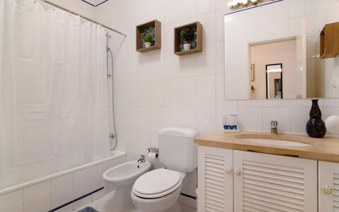 Medusa - Sunny Way: Siège De Toilette, Salle De Bains, Luminaire Plomberie, Lavabo, Toilette, Sol, Évier, Sol, Design Intérieur, Armoire De Toilette