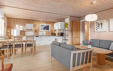 Pavo - 200M from the Sea: Chalet, Arrière-Cour, Cour, Batiments Jardin, Cabanon, Siding, Mobilier De Jardin, Cabane En Rondins, Structure En Plein Air, Cabane
