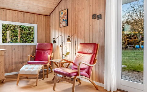 Pavo - 200M from the Sea: Chalet, Arrière-Cour, Cour, Batiments Jardin, Cabanon, Siding, Mobilier De Jardin, Cabane En Rondins, Structure En Plein Air, Cabane