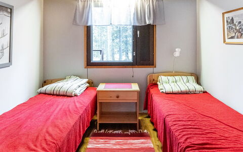 Mettonpesä: Meubles, Design Intérieur, Lit, Sol, Mur, Sol, Chambre, Bois, Drap De Lit, Pièce