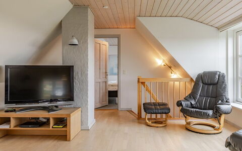 Arvi - 100M from the Sea: Bois, Toit, Domicile, Maison, Architecture, Siding, Lot Terre, Chalet, Cabanon, Batiments Jardin