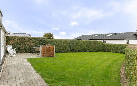 Arvi - 100M from the Sea: Bois, Toit, Domicile, Maison, Architecture, Siding, Lot Terre, Chalet, Cabanon, Batiments Jardin