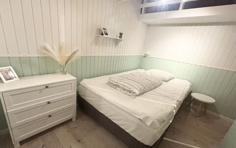 Felicia - from the Sea: Chambre, Lit, Bois, Meubles, Design Intérieur, Sol, Sol, Drap De Lit, Literie, Cadre De Lit