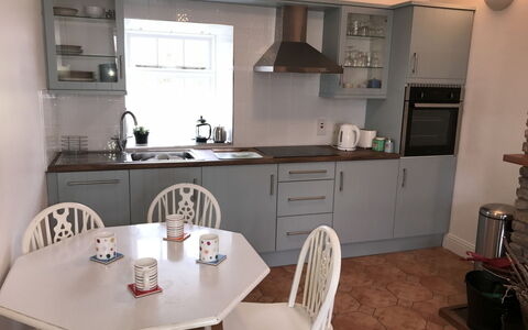 The Stables Holiday Cottage No 9: Meubles, Cuisine, Design Intérieur, Bois, Sol, Appareil De Cuisine, Principaux Appliance, Comptoir, Cabinetry, Sol