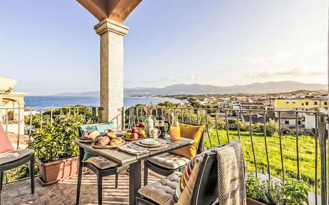 Arianna: Meubles, Chaise, Zone Résidentielle, Architecture, Recours, Appartement, Domicile, Table Cuisine Et Salle A Manger, Balcon, Mobilier De Jardin