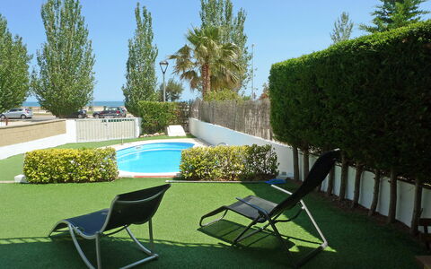 Mar: Plante, Meubles, Ciel, Vert, La Nature, Mobilier De Jardin, L'Eau, Ombre, Arbre, Piscine