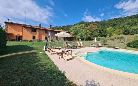 Villa Vindelbono: Piscine, Eco Hôtel, Biens, Mobilier De Jardin, Recours, Hacienda, Ferme, Villa, Thermes, Arrière-Cour