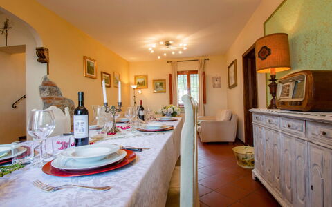 Villa Malula: Meubles, Design Intérieur, Table, Plafond, Sol, Pièce, Éclairage, Salle À Manger, Chaise, Sol