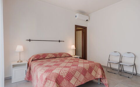 Minù: Lit, Design Intérieur, Meubles, Chambre, Sol, Mur, Sol, Drap De Lit, Literie, Plafond
