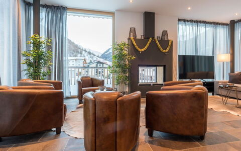Montela Pavillon - Holiday Stay: Meubles, Design Intérieur, Bois, Salon, Sol, Canapé, Sol, Chaise, Pièce